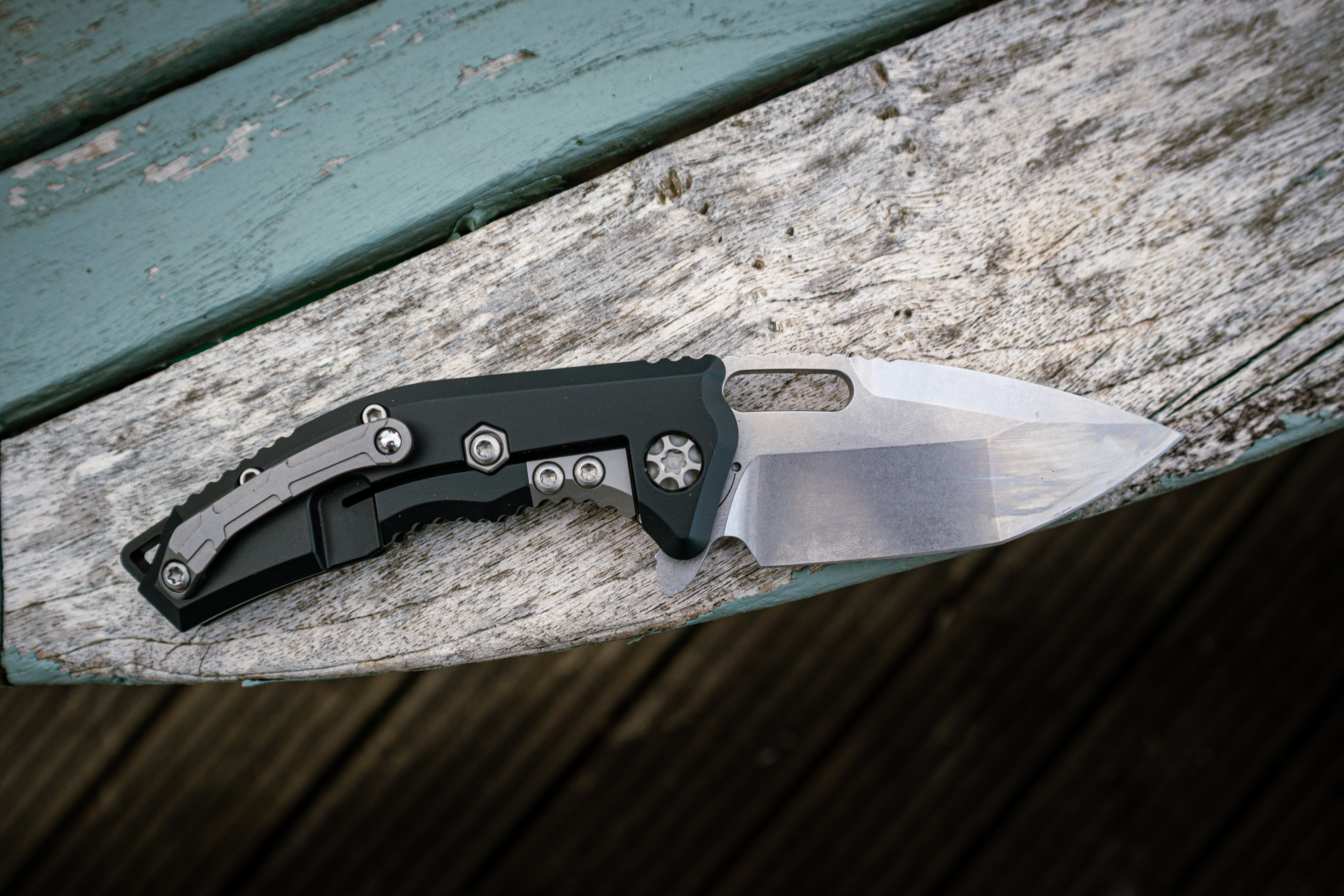 Heretic Knives Medusa (Magnacut, Black Aluminium, Battleworn)