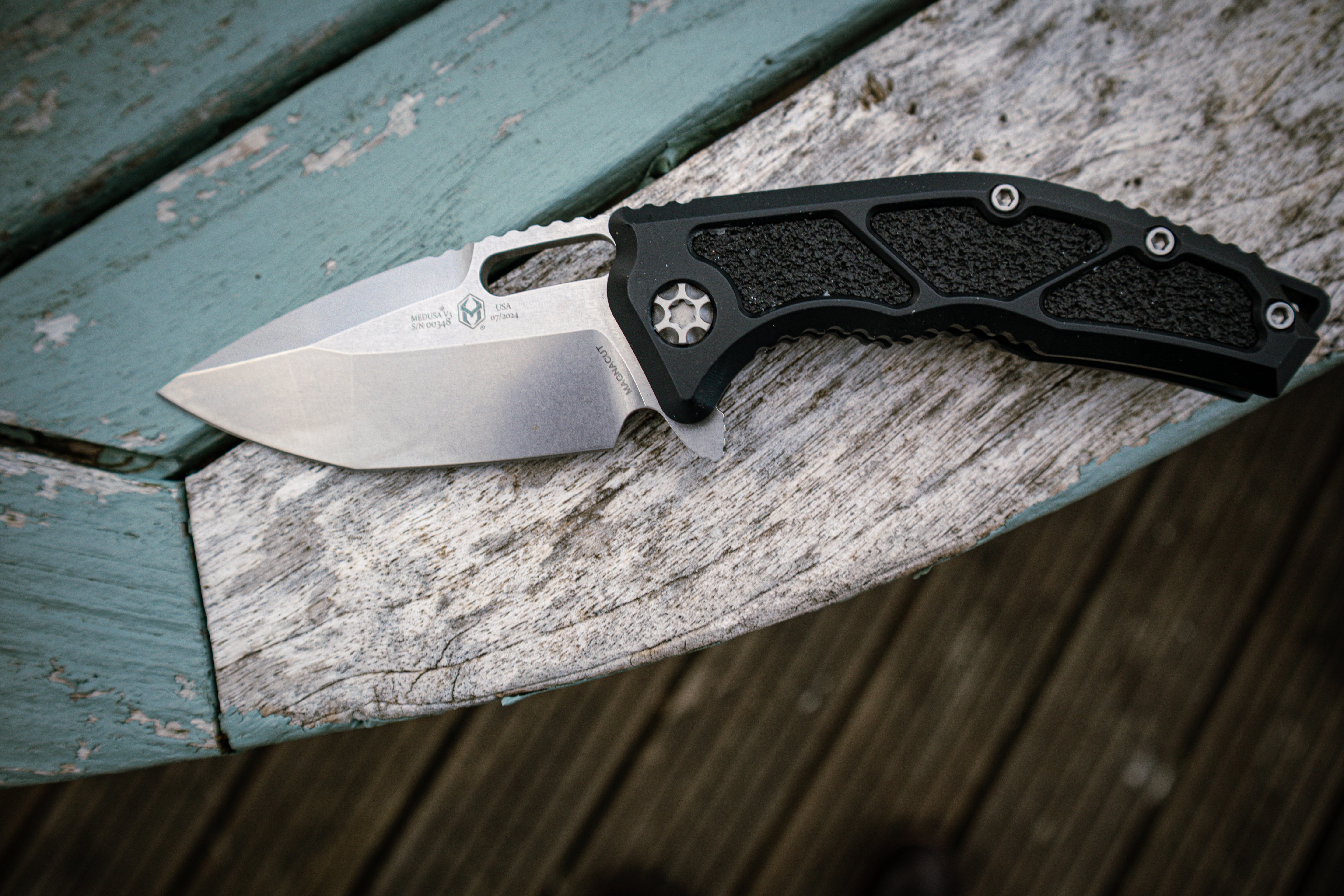 Heretic Knives Medusa (Magnacut, Black Aluminium, Battleworn)